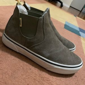 VANS SLIP ON MID MTE- suede